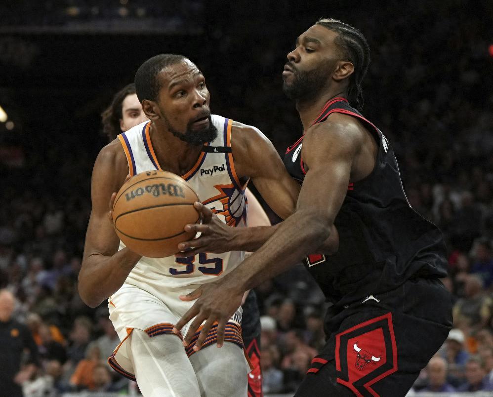 魔术力克公牛，布克带队取胜