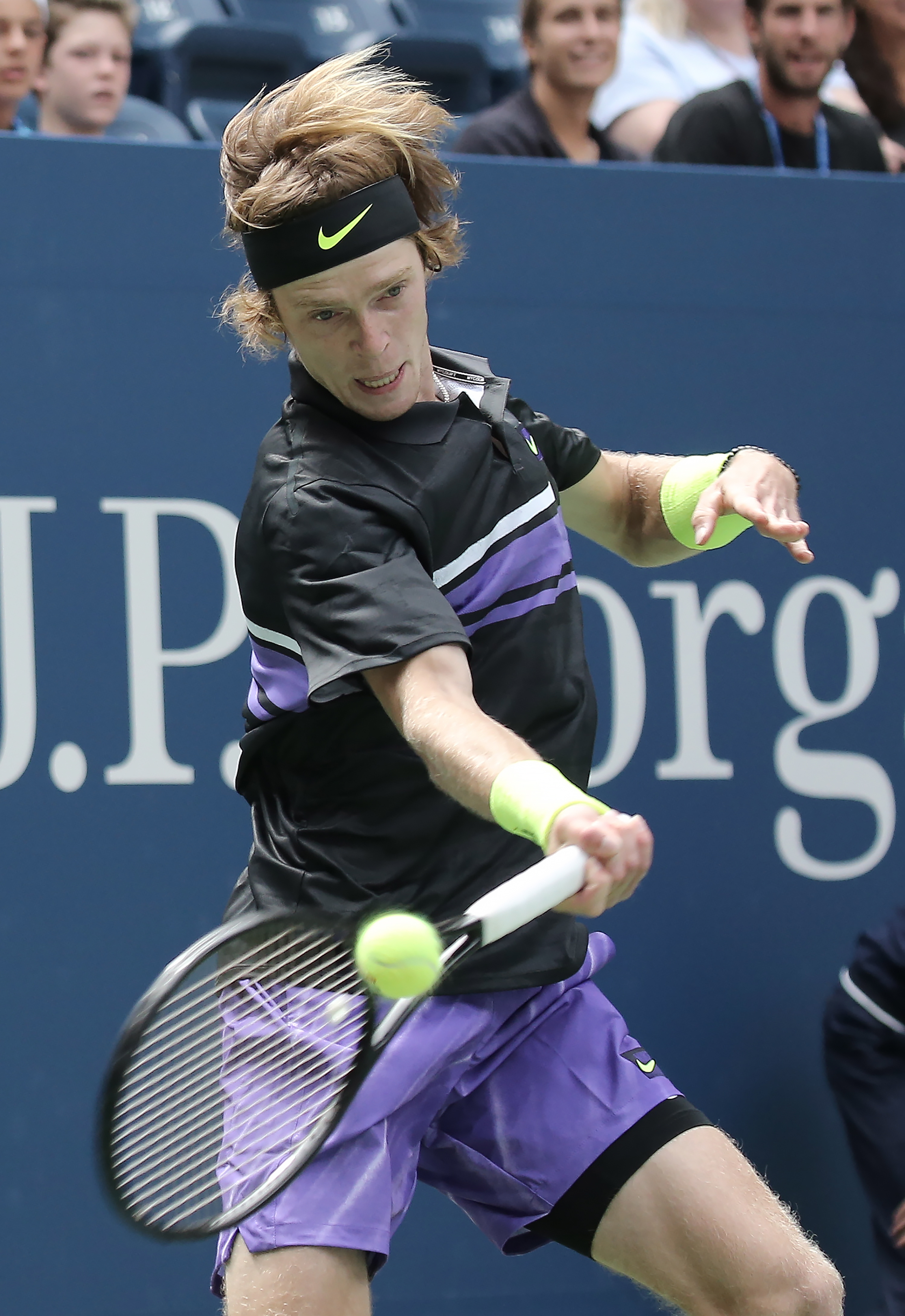 美网完胜ATP总决赛,西西帕斯关键制胜 美网完胜ATP总决赛,西西帕斯关键制胜