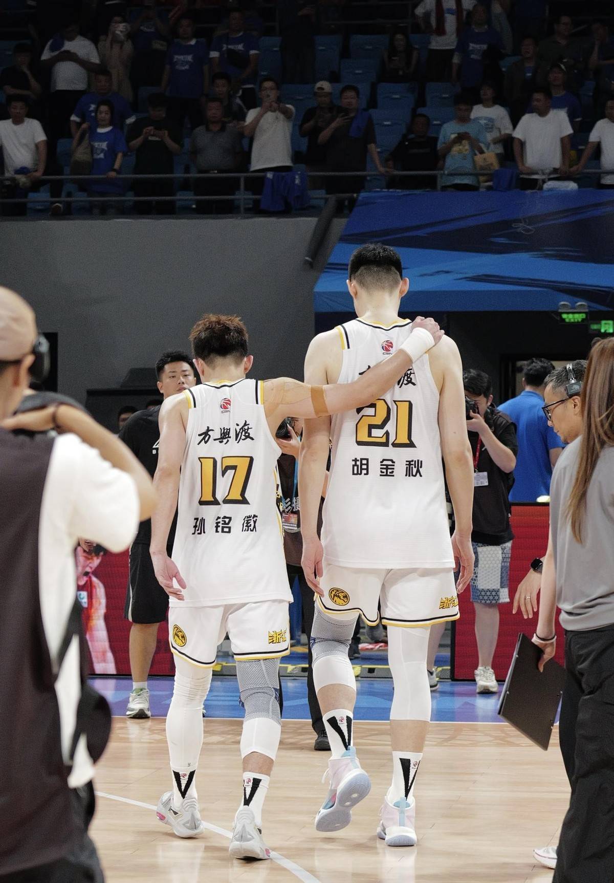 广州队碾压新疆队,孙铭徽状态火热 广州队碾压新疆队,孙铭徽状态火热