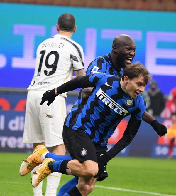 尤文完胜曼城，卡瓦哈尔惊艳四座