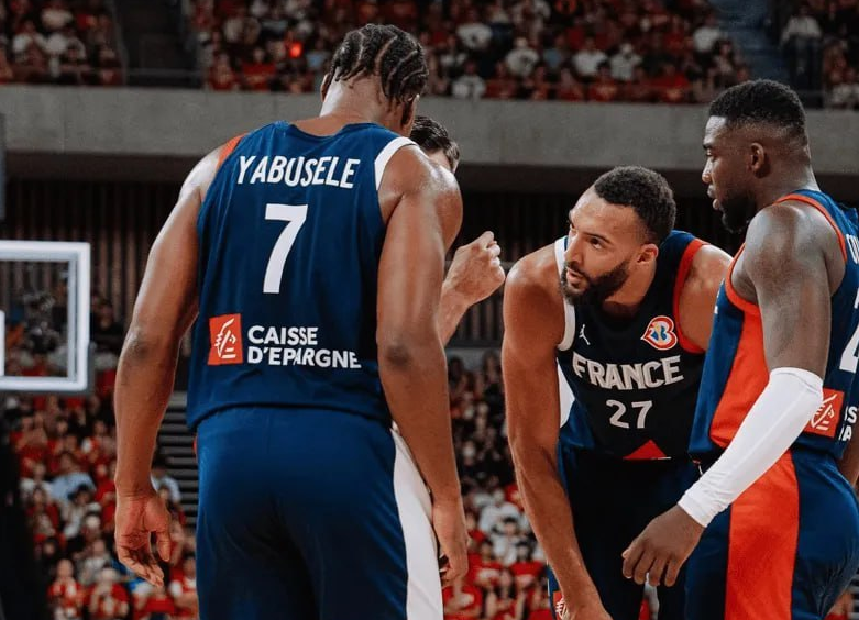 法国队完胜韩国队，波尔关键制胜