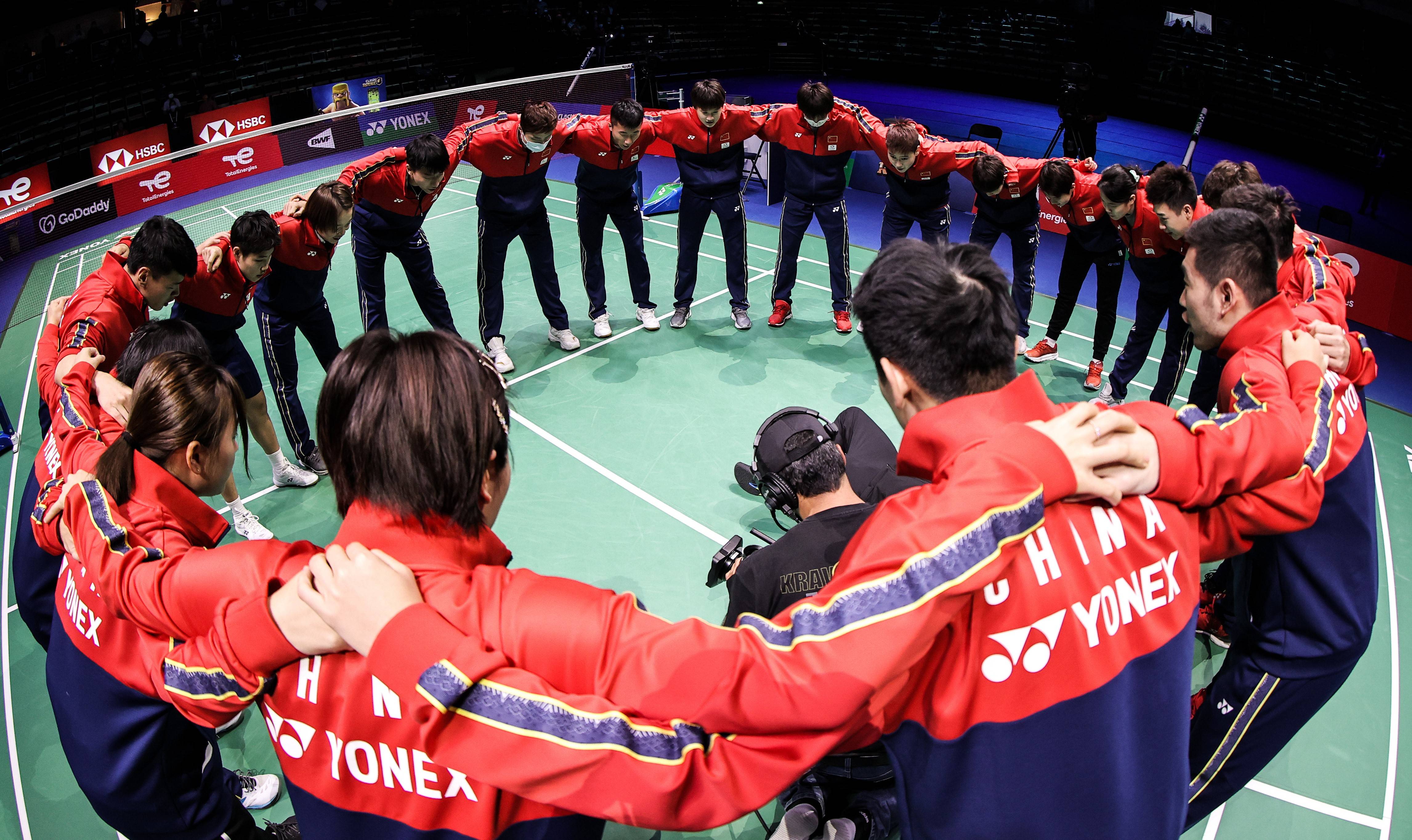 中国队碾压日本队，黄鸭组合带队取胜