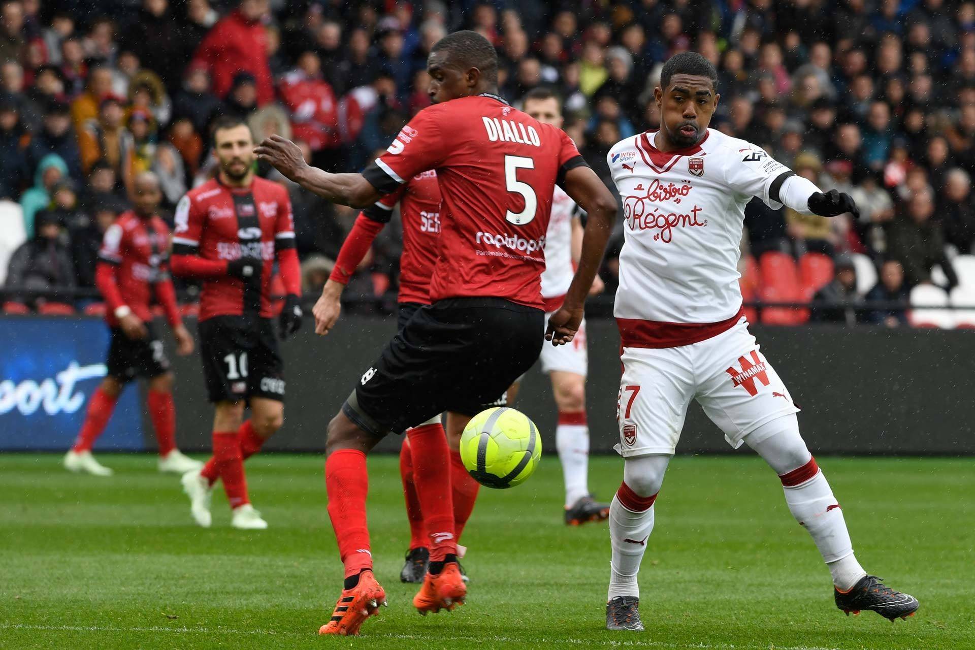 甘冈主场大胜蒙彼利埃，重拾胜利信心