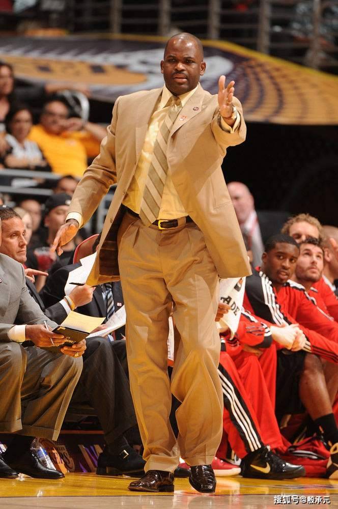 老鹰惜败湖人,杨超越打出全能表现 老鹰惜败湖人,杨超越打出全能表现