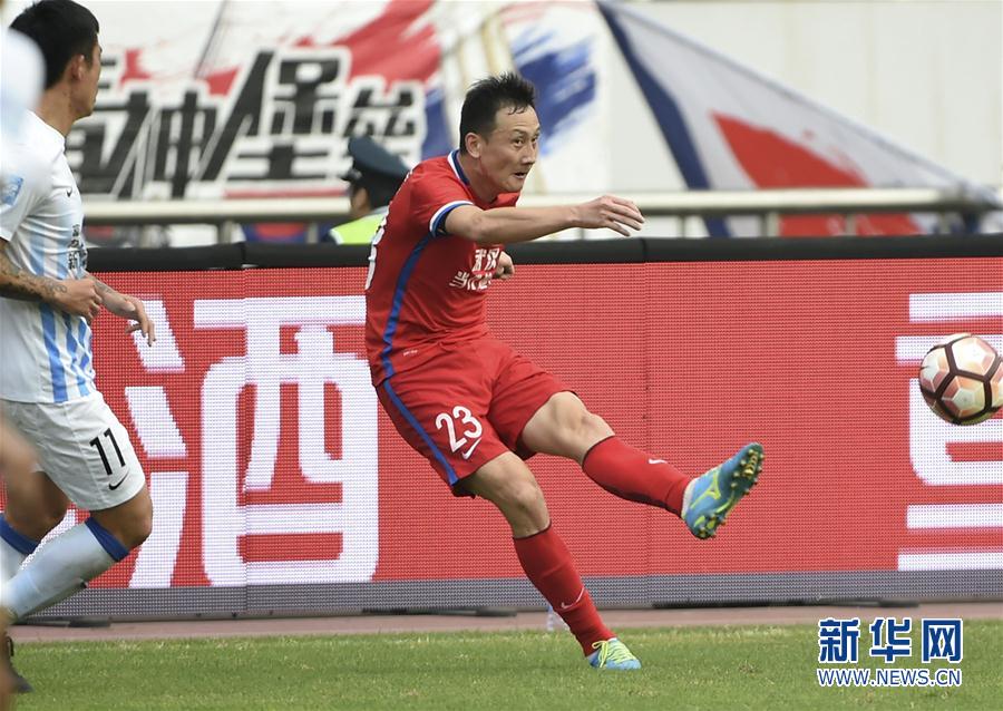 广州富力客场战平重庆当代力帆，取得宝贵积分