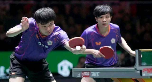中国乒乓球队力克瑞典乒乓球队，波尔三分雨点燃全场